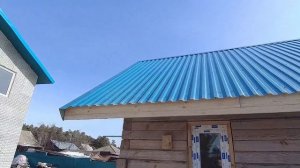 Подшиваем карниз. Утепляем потолок опилками с глиной