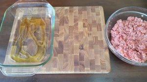 Фаршированные помидоры с мясным фаршем и сыром.