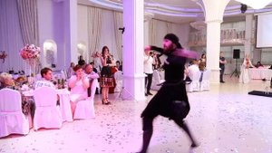 Кавказский танец на свадьбе