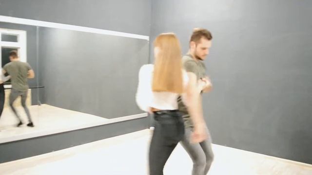Антон Михайлов и Ксения Морозова/ Bachata / Dance studio Havana смотреть онлайн