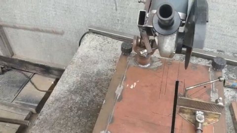 Отрезной станок из болгарки с быстрозажимом