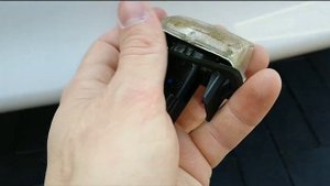 Toyota Auris Kennzeichenbeleuchtung ausbauen wechseln replace licence plate lights W5W cml 02-107