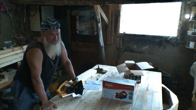 Электрорубанок Denzel EP-82, распаковка , сравнение с ELITECH Р 82. а так же выборка четверти . смотреть онлайн