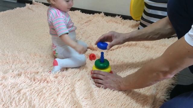 ДЕТСКИЕ ИГРУШКИ ДО ГОДА #1. ПИРАМИДКА смотреть онлайн