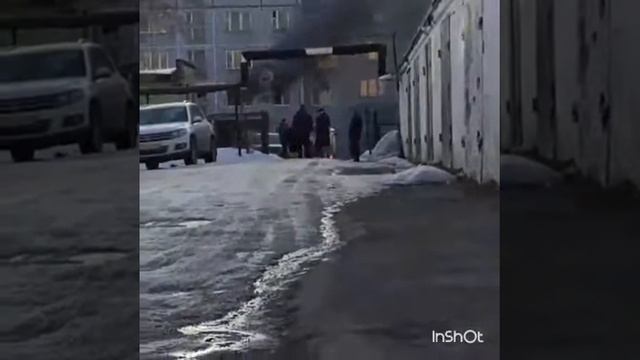 Пожар на Энгельса 59, 23.03.2017, Верхняя Салда. Видео № 3 смотреть онлайн