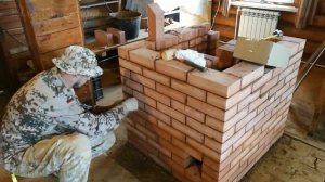 Расшивка швов и чистка кирпича после кладки