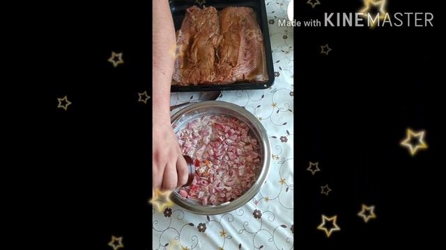 Горбуша под сыром и помидорами