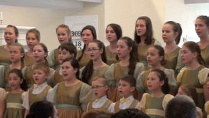 Дж. Палестрина "Hodie Christus natus est" - исполняет хор "Перезвоны"