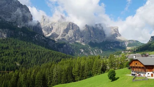 Dolomites Summer 4K Timelapse смотреть онлайн