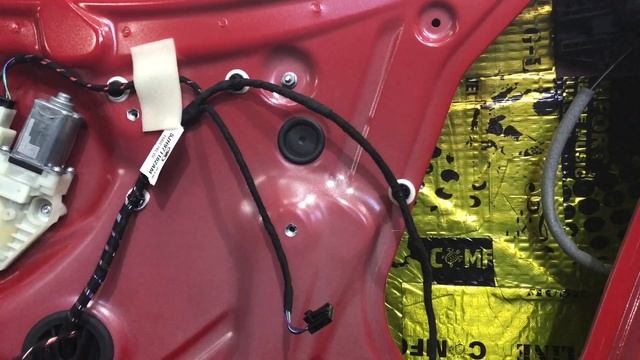 Шкода Рапид шумка дверей. В салоне потише, музыку слышно лучше - все благодаря данной процедуре смотреть онлайн