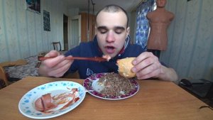 МУКБАНГ АСМР ЯИЧНИЦА / ГРЕЧКА / САРДЕЛЬКИ ЖАРЕНЫЕ / СОУС / ОБЖОР / УЖИН / EATING ASMR Mukbang