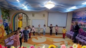 Песенка-приветствие со входом в зал."Зашагали ножки".Урок музыки.