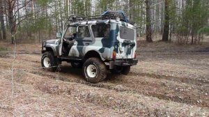 Подготовленный УАЗ на бездорожье Урала.