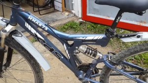 Велосипед в состоянии суперпозиции. Вроде и ашан, но и не говно.