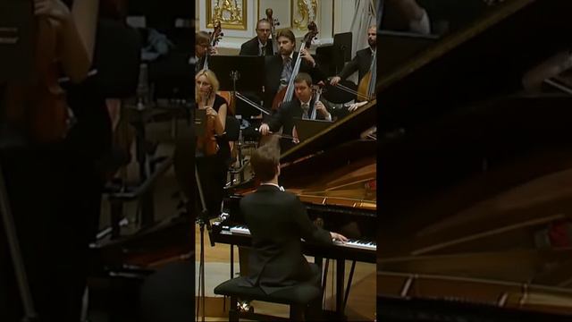 Alexander Sinchuk plays Pyotr Tchaikovsky - Concerto for piano and orchestra No. 1