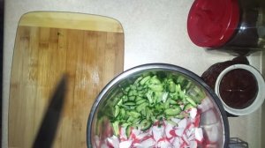 вкусный салат с крабовыми палочками и рисом