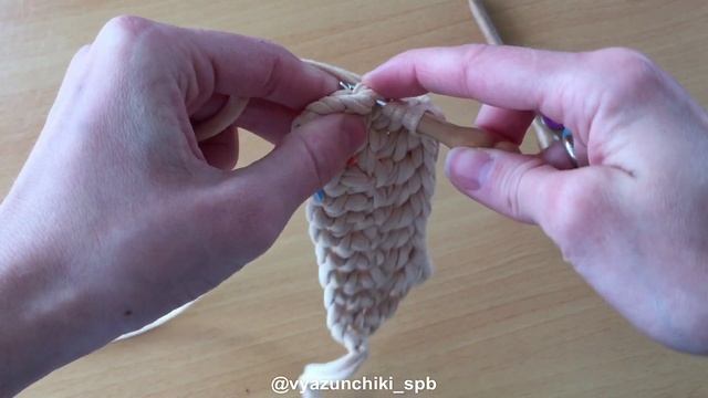 Последний столбик с накидом ряда (куда провязывать)