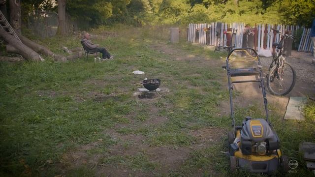 Homeless Man Faces Eviction From a Rusty Box Truck - You Won't Believe his Home смотреть онлайн