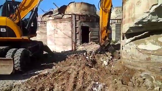 Демонтаж кровли, с сохранением плит перекрытия