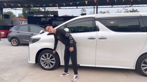 Toyota Alphard SC vs S Type Gold [HUGE Difference?]