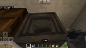 Как покрасить одежду в майнкрафте (на телефоне).