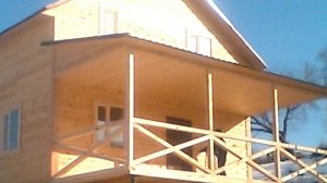 Дом на склоне в полтора этажа. Видео обзор дома 7х8 из сухого бруса с тремя спальнями