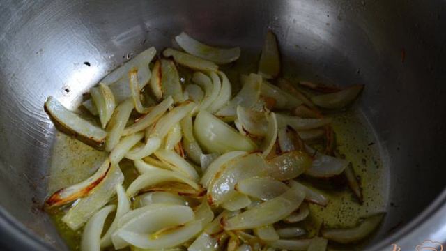 Суп-пюре из брокколи с орешками кешью