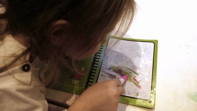 Игра для детей на AliExpress: Волшебная книга для рисования смотреть онлайн