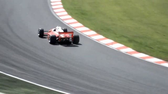 LOLA T90-50 COSWORTH DFV смотреть онлайн