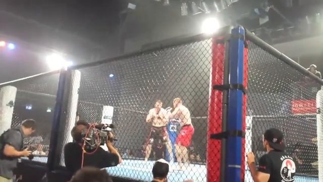 Hugo Miller v Tony Inkersole - Combat8 смотреть онлайн