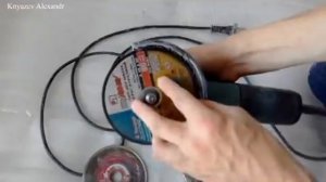 Как открутить диск на болгарке без ключа?