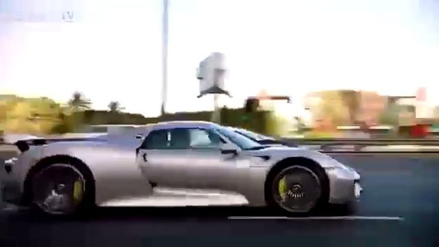 bugatti vs porsche 918 spyder vs nissan patrol in dubai смотреть онлайн