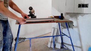 Makita CC300DWE пропил (заусовка) на одном аккумуляторе