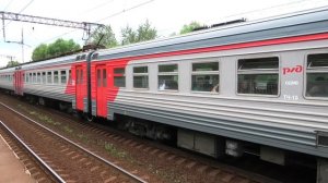 ЭТ2М-050 "Россия" сообщением Санкт-Петербург — Гатчина-Варшавская прибывает на о.п. Дачное