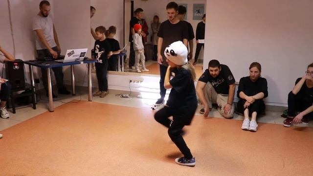 День народження Брейк данса.Хмельницький "STcrew" Соня 4 смотреть онлайн