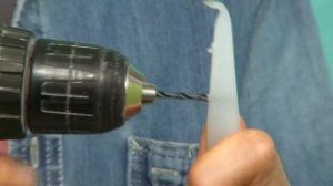 Как клеить лепнину