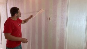 Полный провал с обоями, выручила декоративная штукатурка.