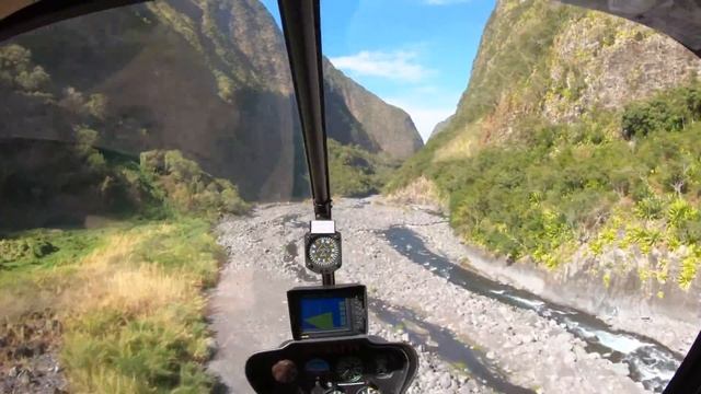Helicopter trip in Saint Pierre, Reunion Island смотреть онлайн