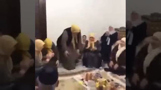 Тетя танцует непонятно как смотреть онлайн