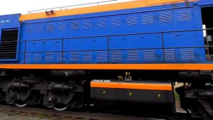 ТЭМ18Д-063 с пригородным поездом Шарташ - Алапаевск