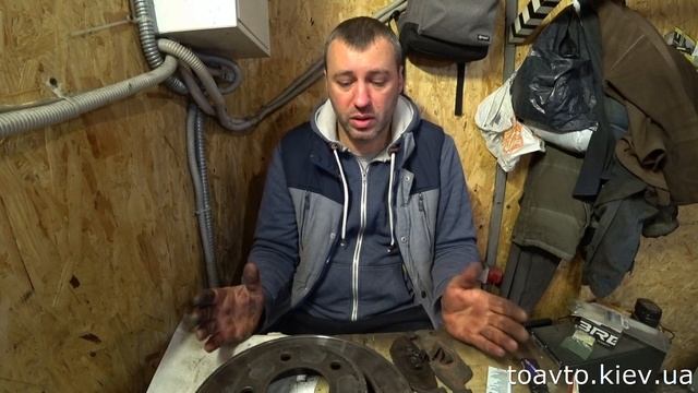 Почему скрипят тормоза? Причины скрипа при торможении. Скрипят тормозные колодки.