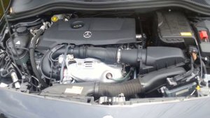 Engine bay Mercedes Benz B200 W246 Sports Tourer Blue Efficiency 2013