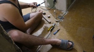 Как сделать светодиод на выключателе снизу