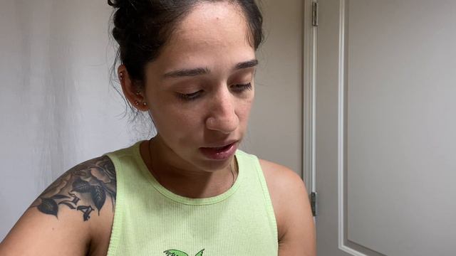 10 DPO LIVE PREGNANCY TEST | definitely see a faint line! смотреть онлайн