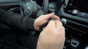 Toyota Rav 4 Замена батарейки на ключе !!!