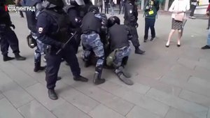Задержание Павла Устинова ...