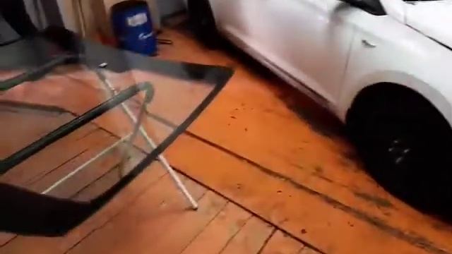 Установка лобового стекла Hyundai Solaris 2 смотреть онлайн