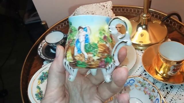 Фарфоровые чашки