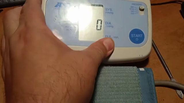 Тонометр AnD UA-667. смотреть онлайн