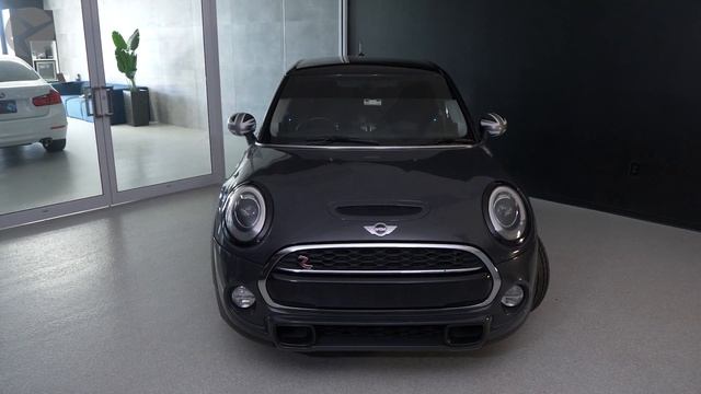 MINI Connected Updated To 2023! New Interface, CarPlay & More смотреть онлайн